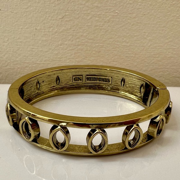 Heidi Daus Colorful faux coral & clear Swarovski crystals clamper bracelet - Picture 7 of 12